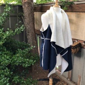 3/$30 Navy White Sherpa Sleeveless Cardigan Vest